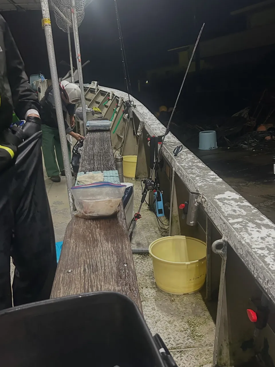 今週は、タチウオ釣りから
